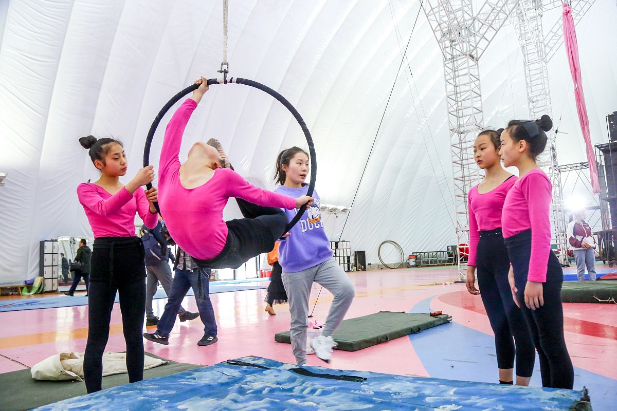 濮阳杂技艺术学校招生专业介绍：空中飞人、柔术等精彩专业等你来挑战