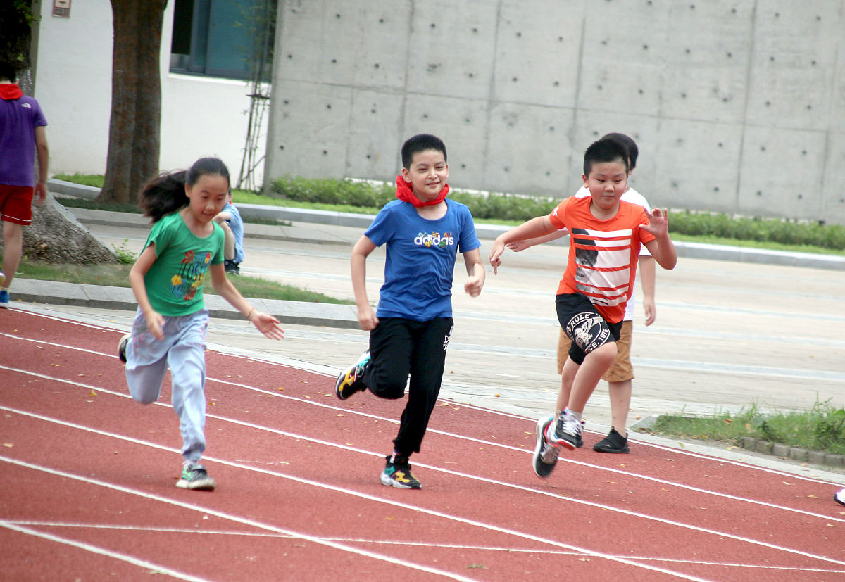 运动会顺利开展，期待精彩比赛！
