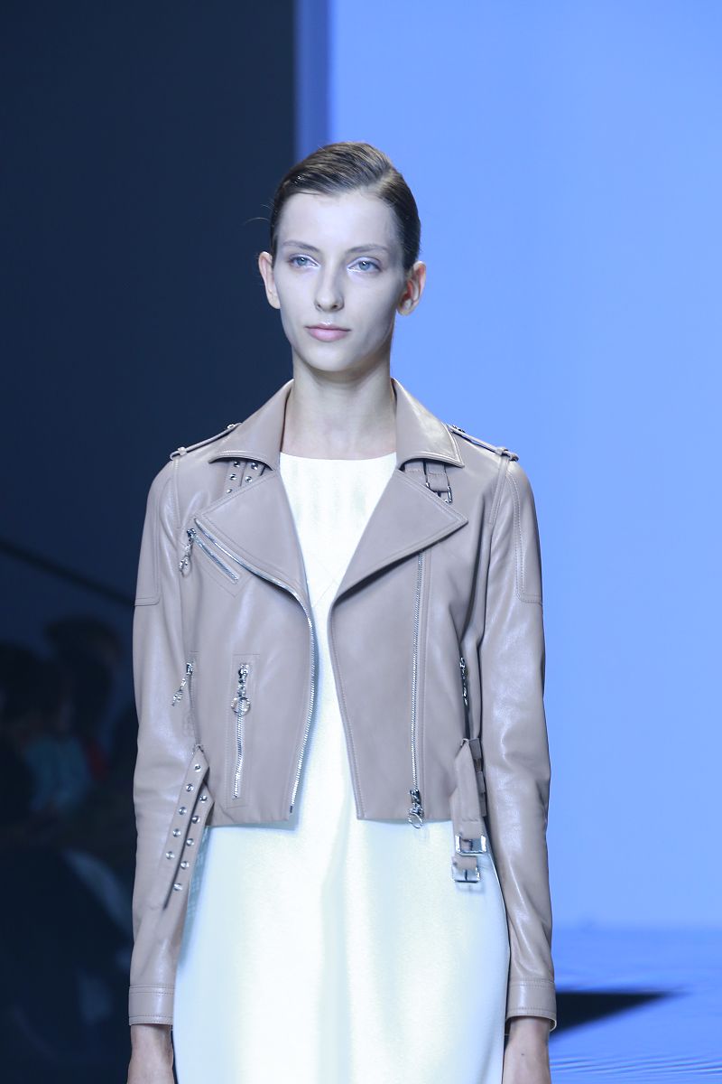 写出以体育哲学的实践哲学逻辑重建为题目的硕士论文结构