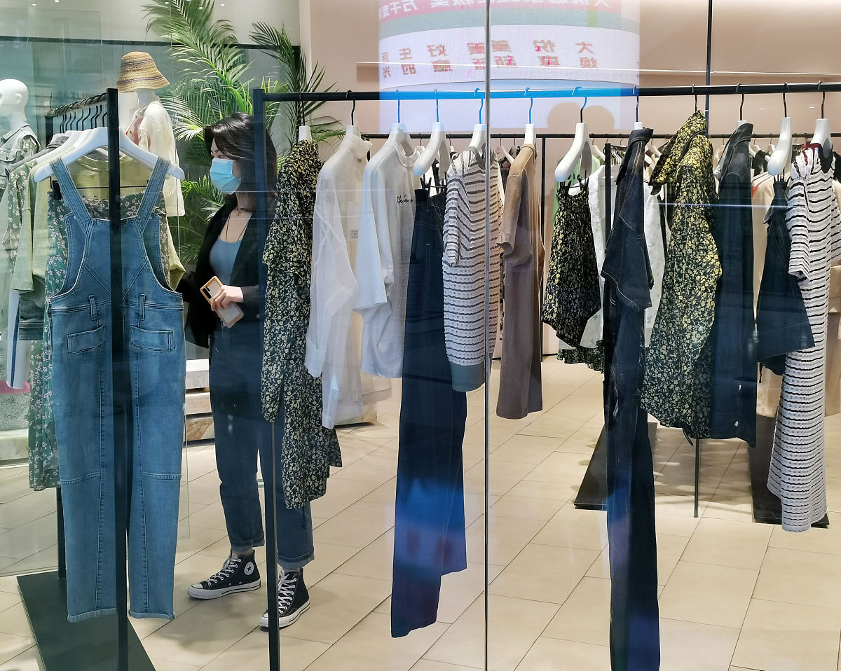 说的不错那目前女装的经货渠道哪里最好呢？