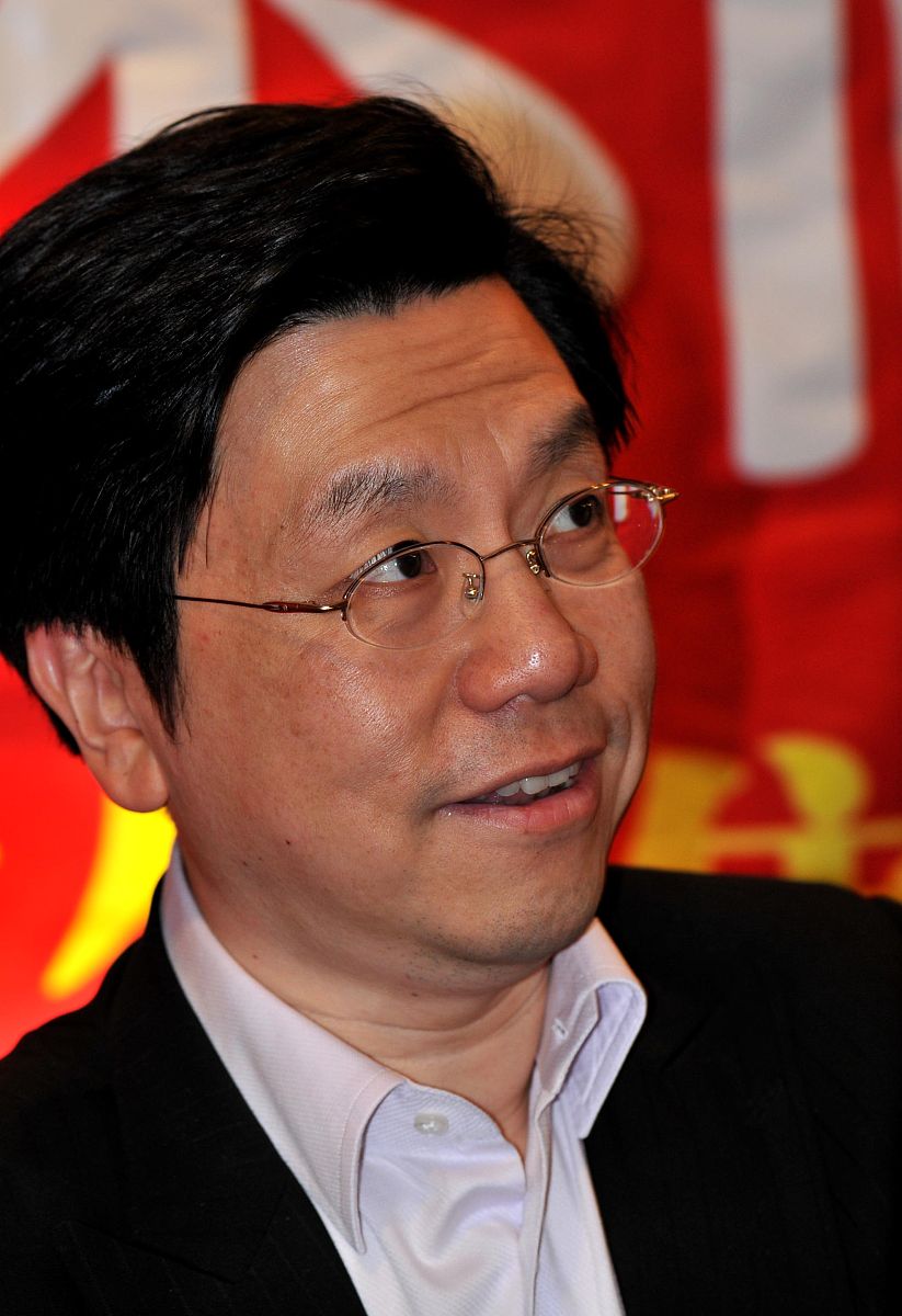 2009年10月18日,创新工场董事长兼首席执行官李开复博士携自传《世界