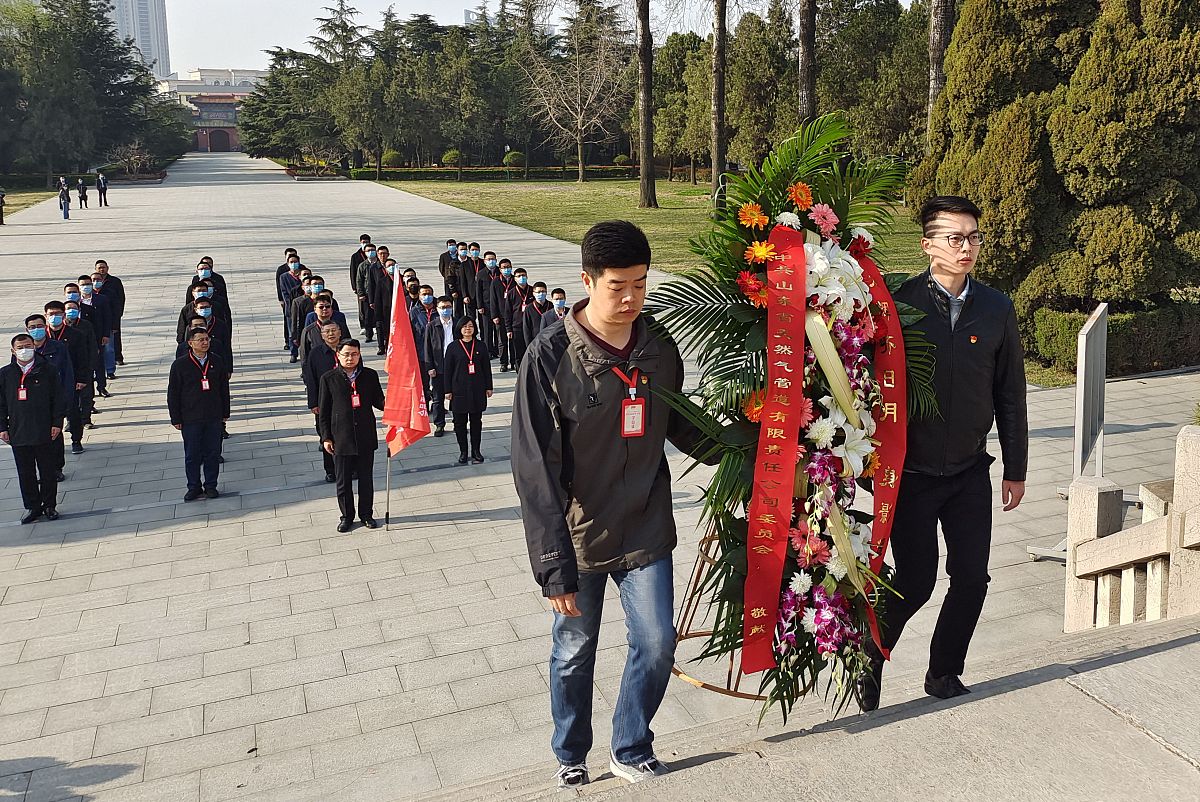 石家庄法商学校国旗下讲话：传承烈士遗志，弘扬革命精神