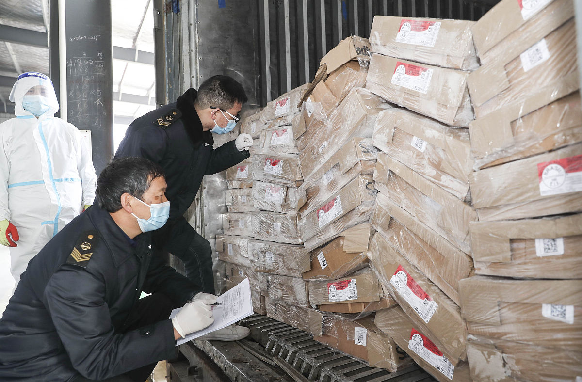我们是餐巾纸生产和销售方为内部管理需要起草一份产品抽检应对工作手册包含产品抽检定义--含工厂抽检和市场上抽检以及内部各部门如何应对
