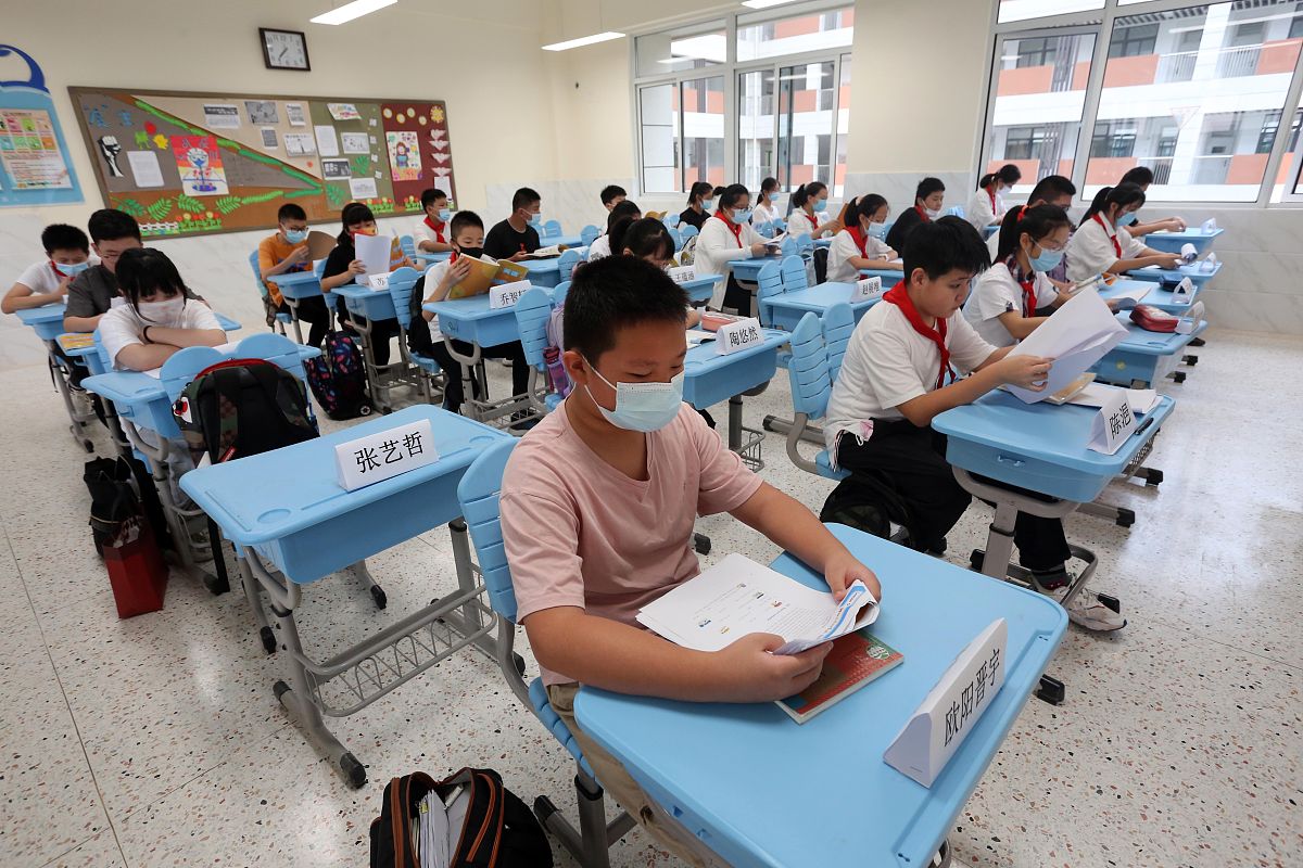 四川省卫生学校眼视光与配镜专业课程内容：学习内容详解