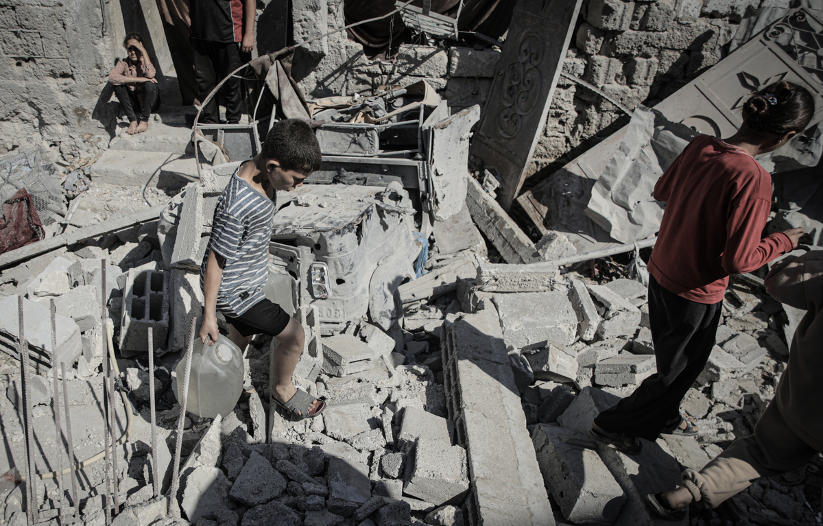 世界上最不安的人31 患有焦虑症或恐慌症的人：这些人可能会感到不安、紧张、害怕、恐惧等情绪甚至在没有明显威胁的情况下也会感到害怕。2 身处战争、灾难或危险环境中的人：这些人可能会面临生命威胁、失去亲人、财产等严重后果这些都会让他们感到极度不安。3 患有强迫症的人：这些人可能会陷入强迫性思维和行为中无法停止自己的行为会让他们感到极度的不安和焦虑。世界上最不安的人 是什么影片