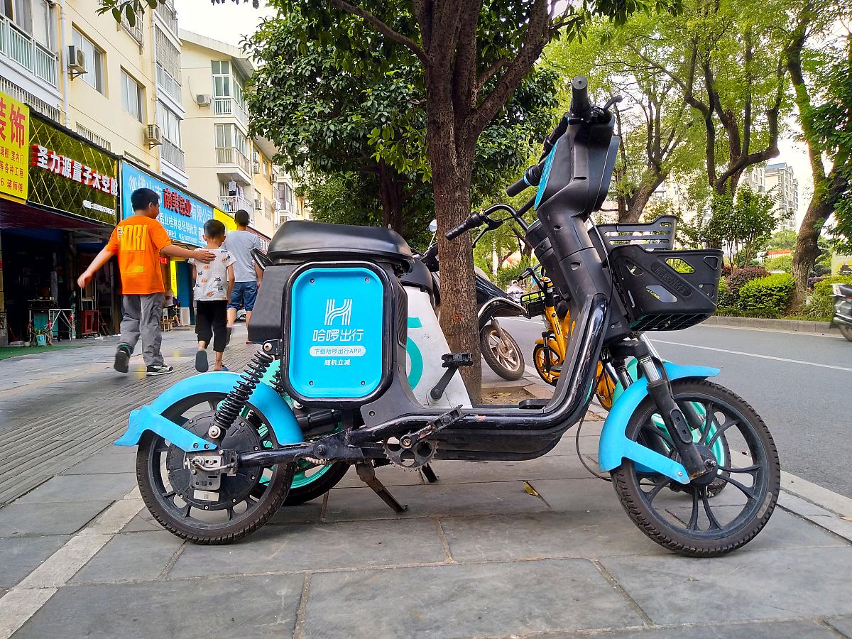 一般来说60伏45安的旧电瓶能够行驶的里程大约在30-40公里左右。但是需要注意的是电动车的电池寿命有限随着使用时间的增加电池的容量会逐渐减少行驶里程也会相应减少。