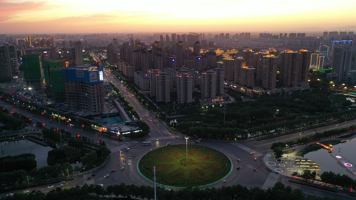 2020年5月11日,河南许昌,在市区东湖附近拍摄的晚霞(无人机照片).