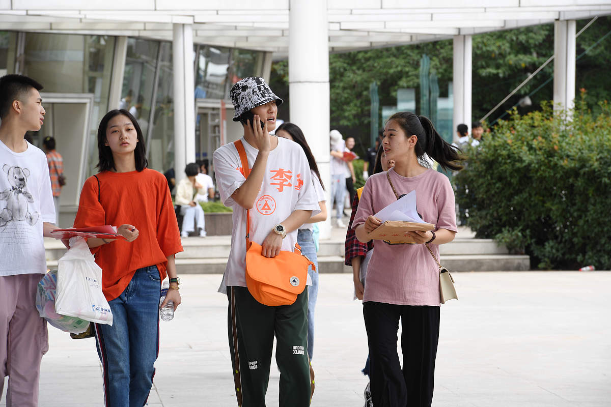 扬州生活科技学校导游值得读吗前景如何