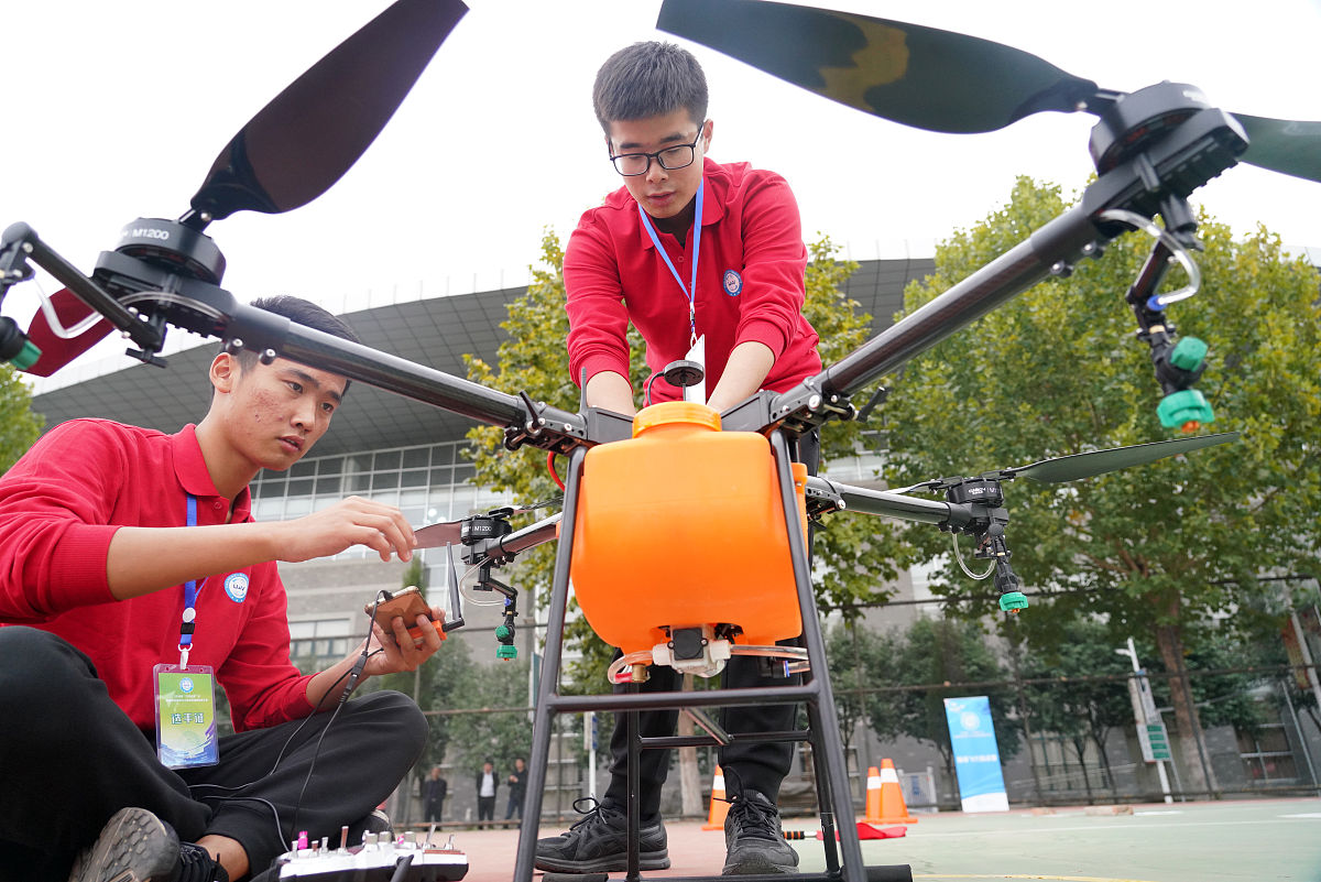 湖北电子商务学校无人机操控驾驶招生简章