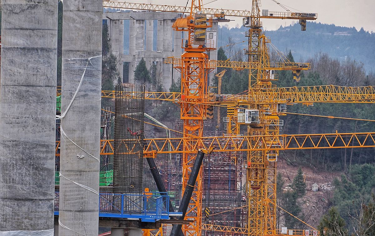 巴中中专学校专业介绍：涵盖经济管理、机械、电子信息、建筑等领域