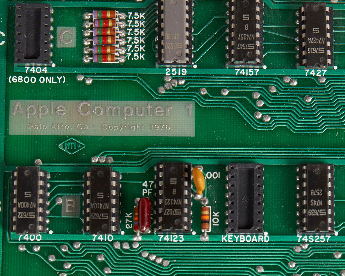 1602 LCD 控制代码 - AVR 微控制器