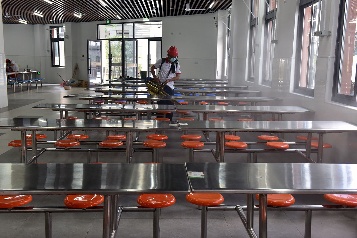 四川工业设备安装技工学校食堂宿舍条件怎么样？