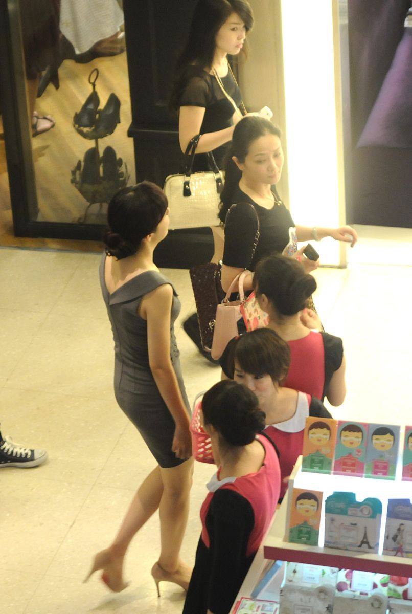 成都星空艺术学校联系方式 - 音乐、舞蹈、美术课程，培养艺术素养