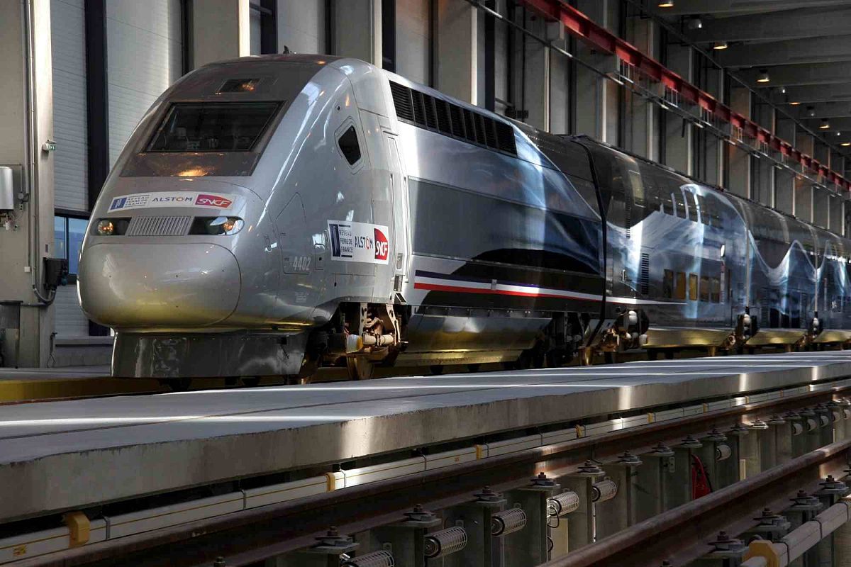 列车车体轻量化结构应用案例：日本新干线、德国ICE 4、法国TGV、中国CRH380A