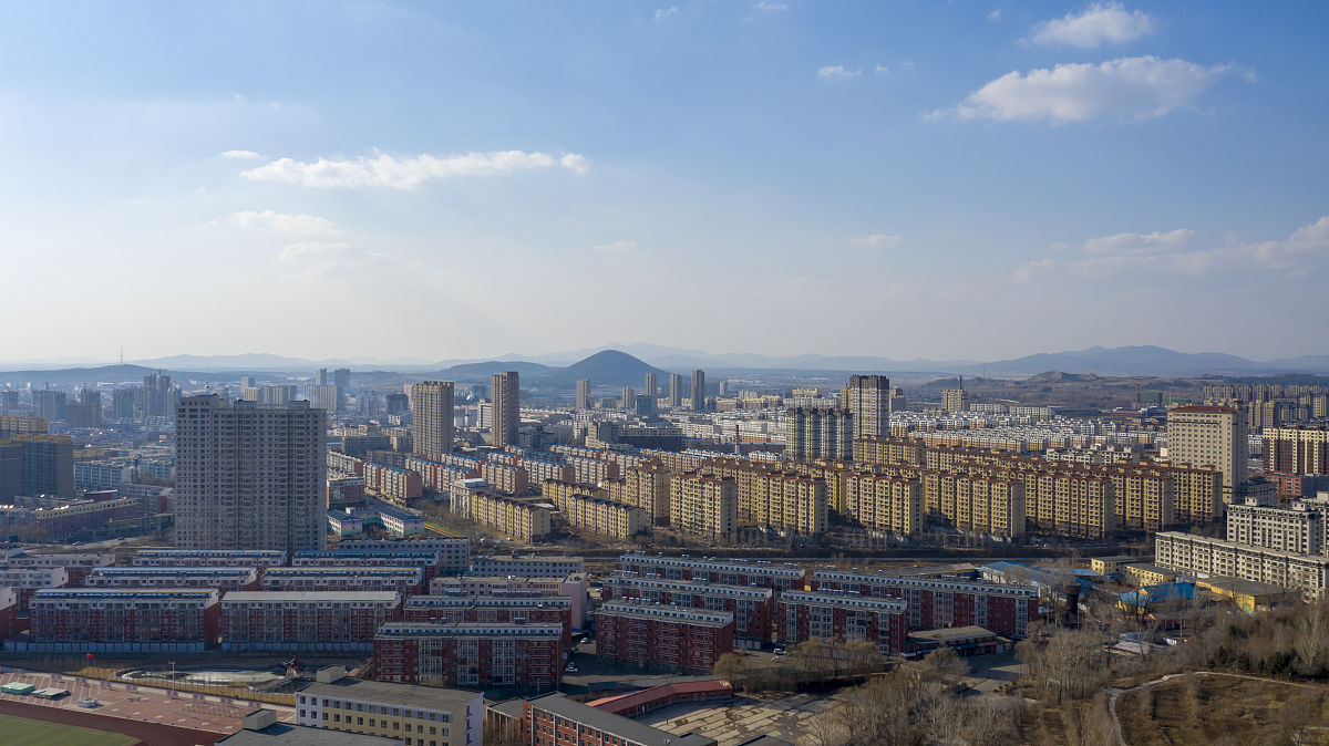 2021年3月24日,无人机航拍吉林省磐石市城区.