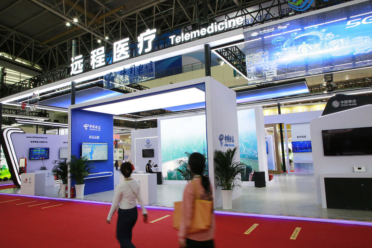 大健康产业在地级未来发展方向报告题目和提纲 要求：与医养和康养和疗养和养老结合；加入干细胞技术和检验技术应用；角度新颖；话题吸引人