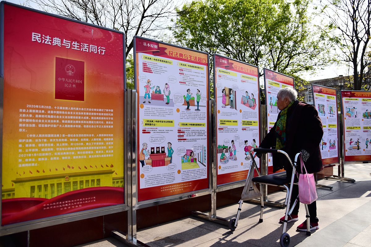 针对社区居民法治素养提升，可以将这件事比喻为什么工程呢？除了基础工程，还能有什么呢？