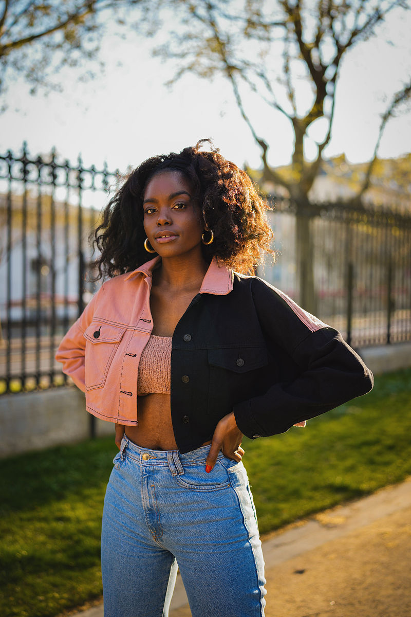 AT89S52单片机中通过哪个位操作指令来禁止串行口中断。