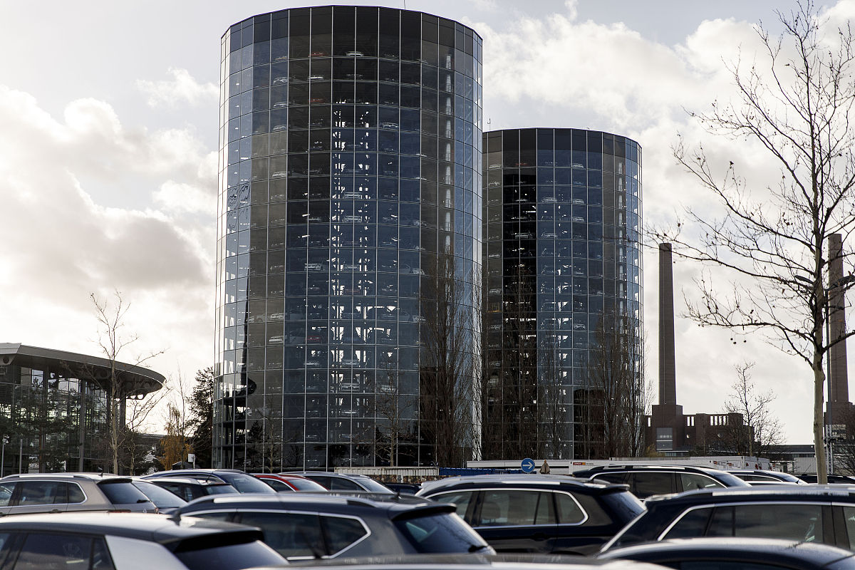 社保中心服务提升：建设高素质教师队伍、完善教学体系、优化硬件软件设施