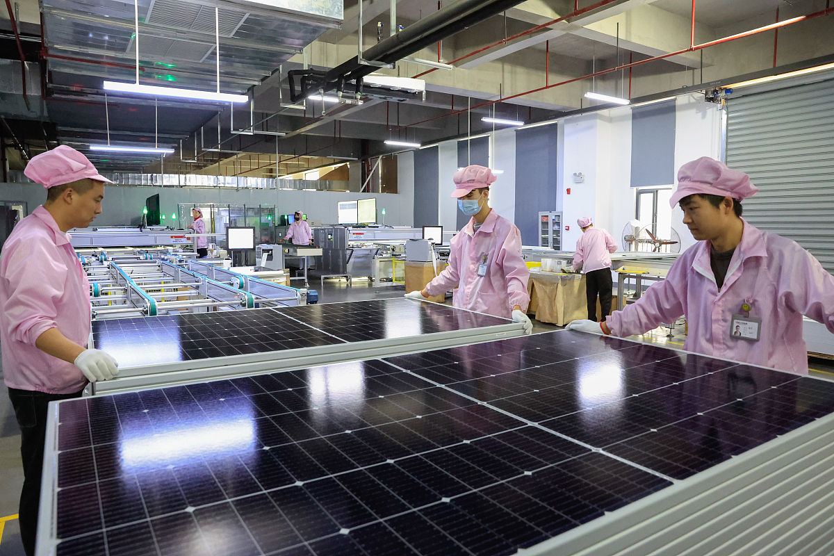 陕西省水利技工学校的光伏材料加工专业就业有哪些方向
