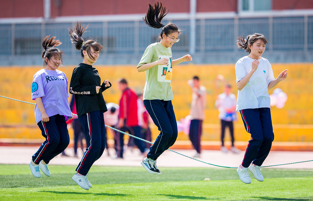 论述在现实中对高中体育教育做啥安排