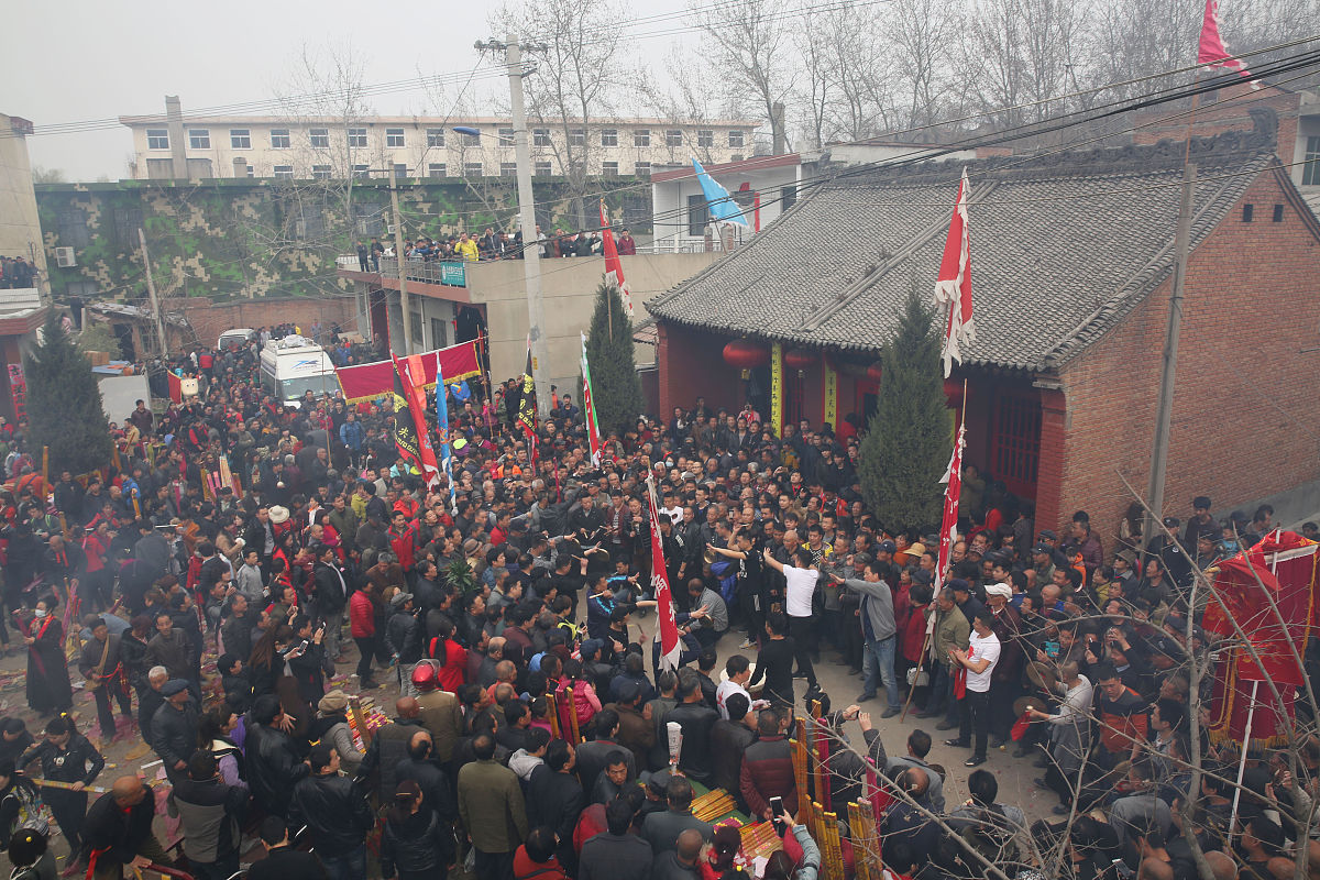 宿县苗安乡王集村在清朝有多少块下圣旨立起来的文官下轿武官下马碑 不少于250字帮我描述