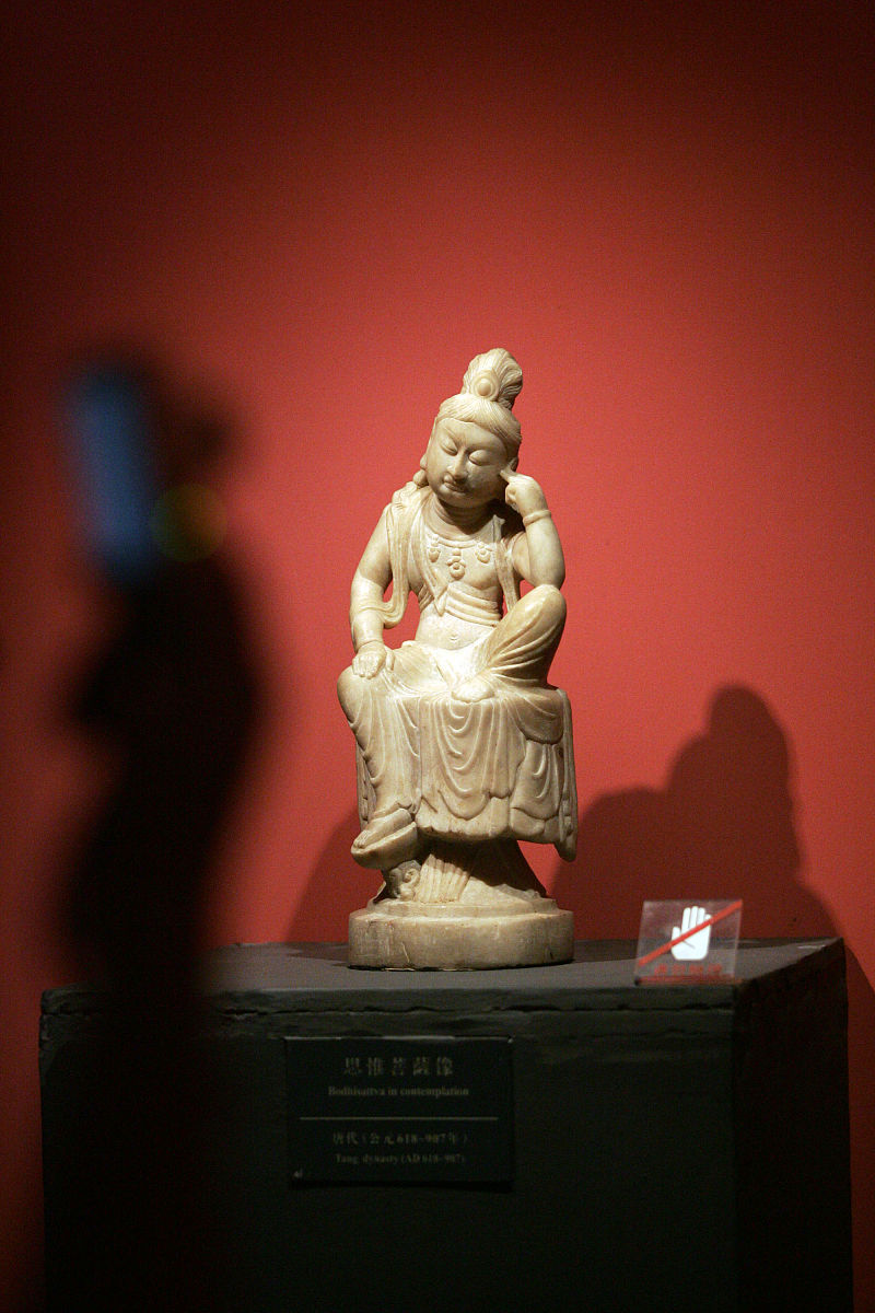 (武汉同城媒体请勿下载)2011年6月18日,圆明园兽首及南北朝佛像展在武