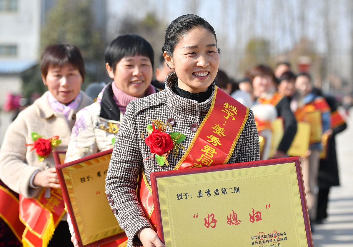 写一篇民办福山正达优秀家长好妈妈个人事迹