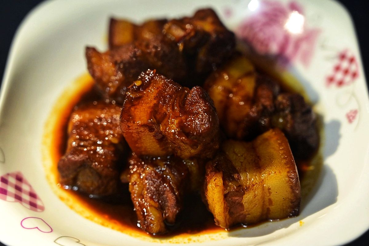 红烧肉怎么做200字左右详细描述一下