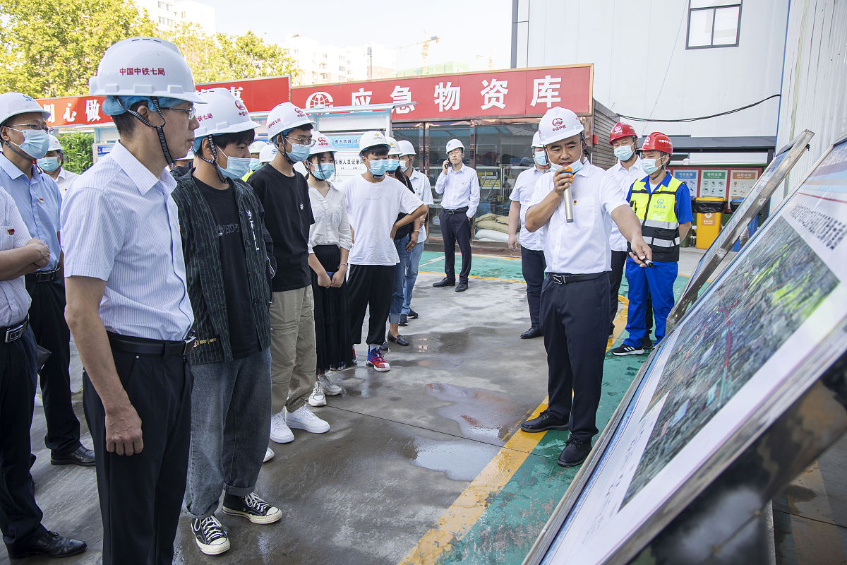 泰山电商学校铁道轨道供电要满足什么条件