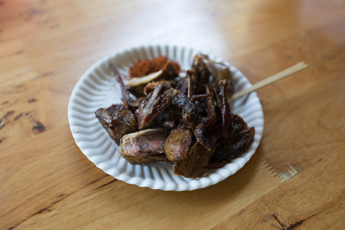 扮演一名旅游爱好者自媒体博主根据以下内容写出一篇2000字旅游短视频原创文案文字表达思路清晰有自己的见解不要推荐景点跟地方旅行是一个神奇的旋转门让你经历前所未有的人生