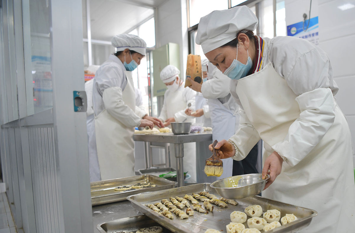 你是中国农业大学教授在申报教改项目项目的题目是食品专业卓越人才培养体系的构建与实践请写出该项目预期成果形式