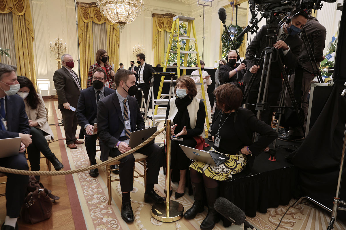 产品A生产成本计算：机器折旧、人力成本、原材料分析