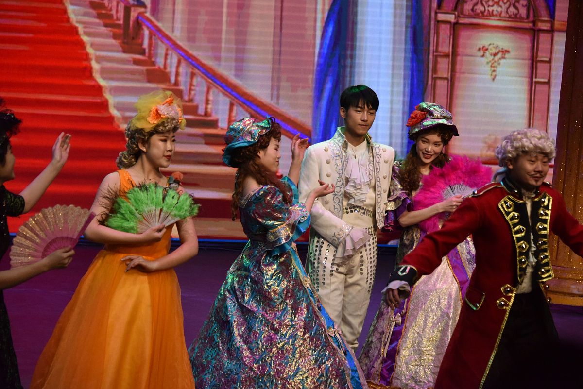 童话故事对儿童道德发展的影响：以《灰姑娘》为例