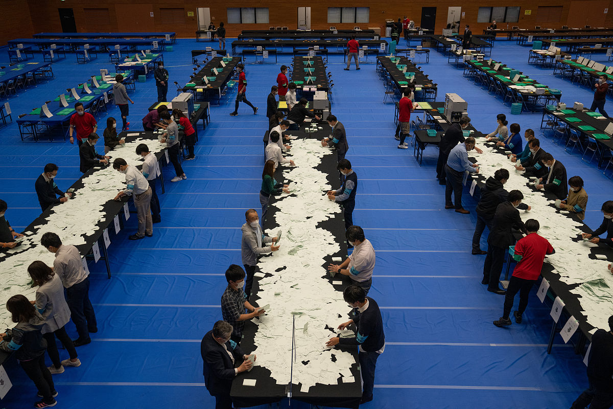 我村26名党员应到19名得票我村有正式党员二十名到会十三各我得了八票同意转正的票算通过了吗？