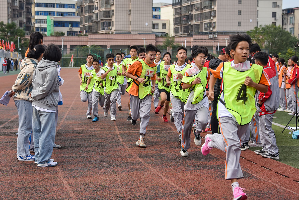 报名参加！精彩运动会，等你来挑战！