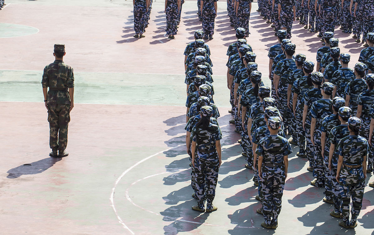 成都郫县希望职业学校军训体验：累吗？