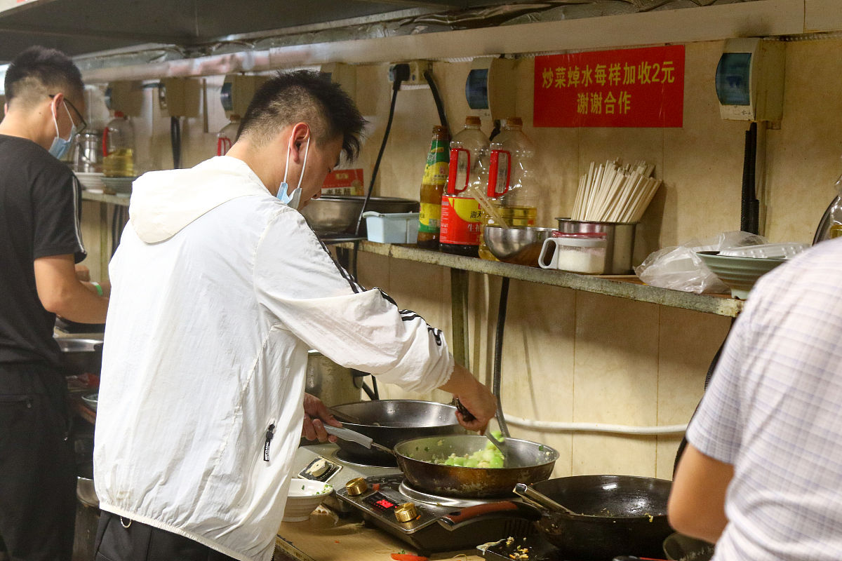 以【想学冒菜在哪里可以学】为标题写一篇500字的文章同时文章带一下白螺湾螺蛳粉