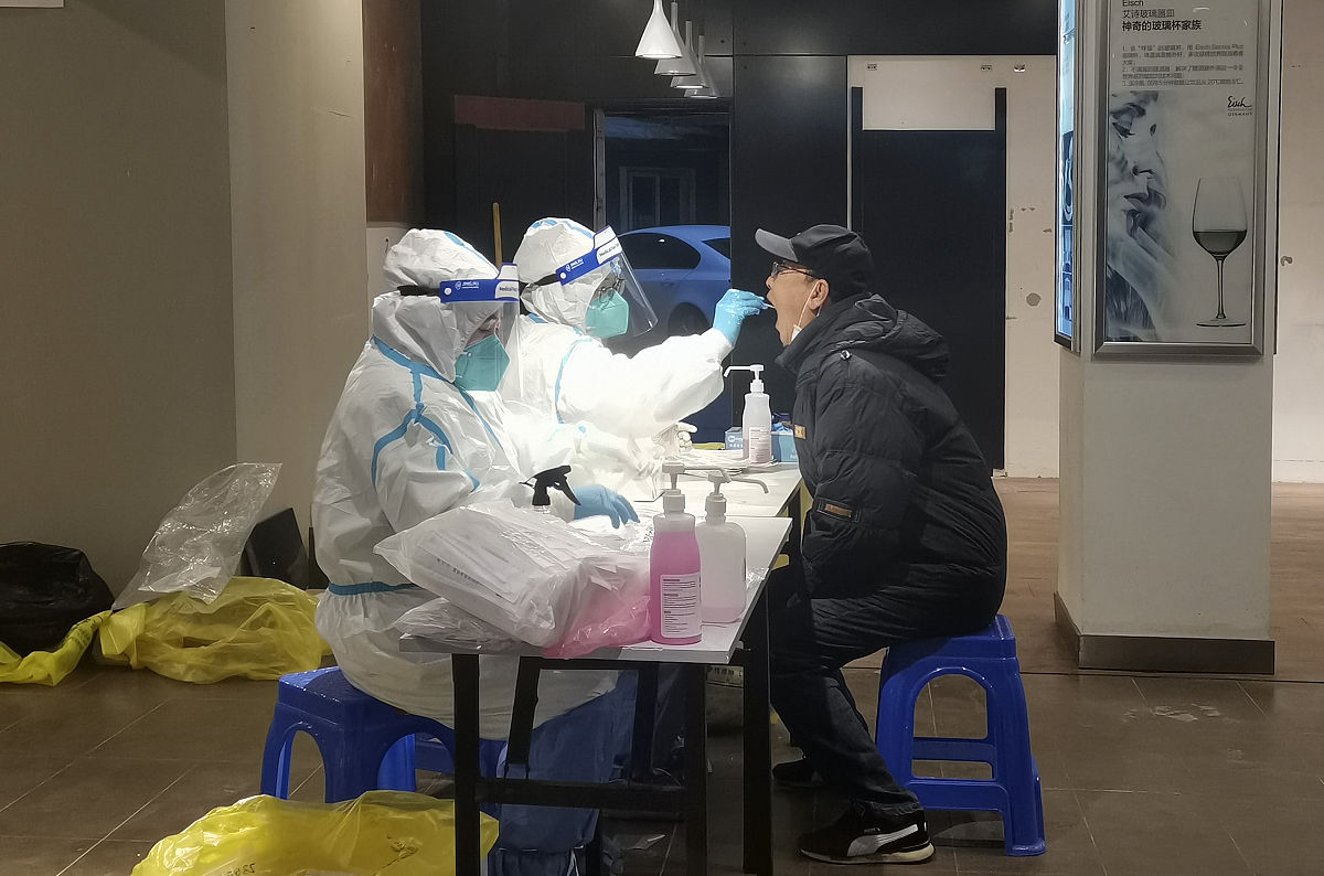 我是一名检验科医务工作者请帮我写一段主要事迹简介重点描述22年5月支援长春新冠疫情