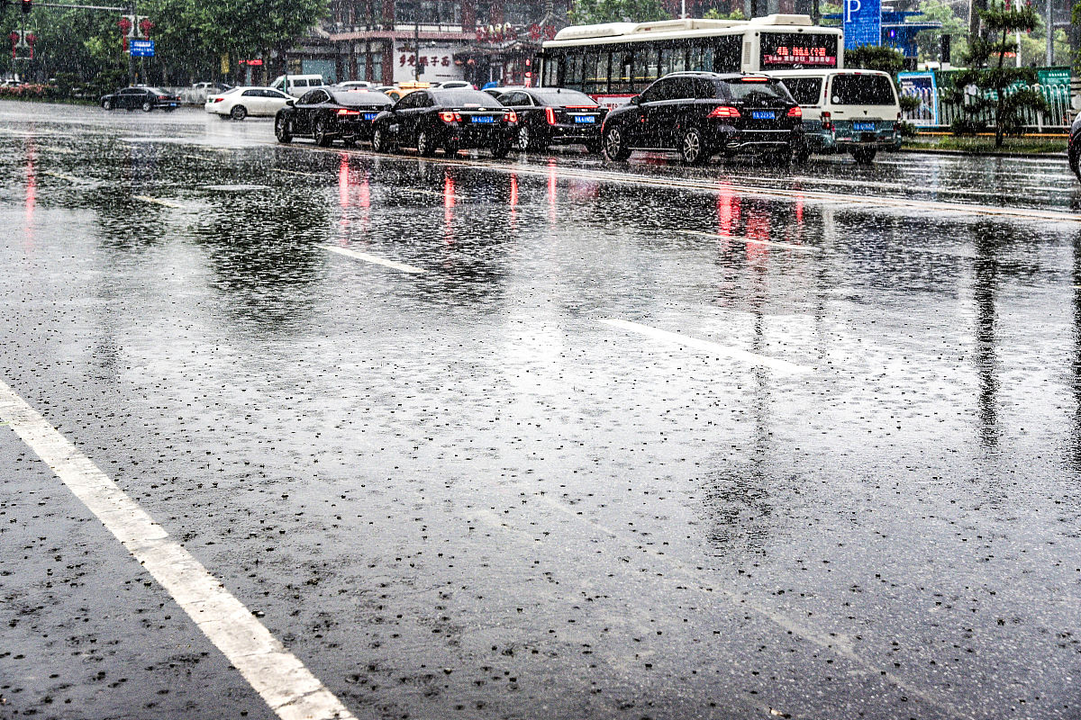 华西暴雨持续！南北多地气温将创新低