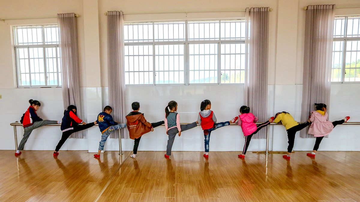 课间活力：李雪的精彩表演300字