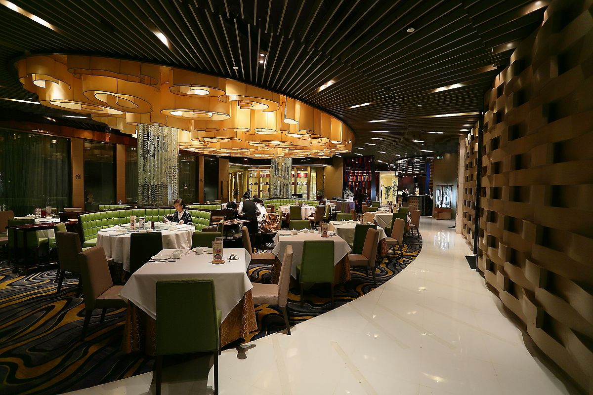 续写文本：图表2014年度全国星级饭店基本情况表 图表2014年全国星级饭店基本指标统计表按星级分 图表2014年全国星级饭店主要指标统计表按星级分 图表2014年全国星级饭店基本指标与上年同比情况表按星级分