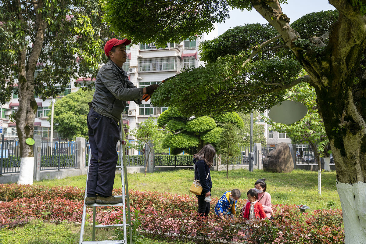 果岭清洁与修剪助理主管解决方案：提升操作员自给自足能力