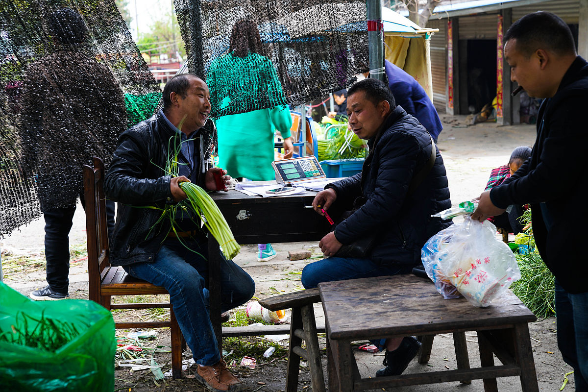 老家偏远地区，如何和对象谈论家乡？