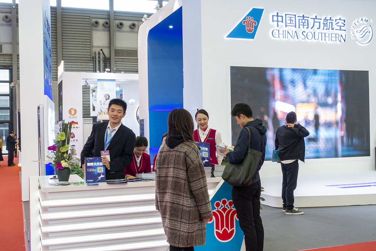 把下面的内容用中文换个说法在不改变原文含义和原文段落的情况下使其更易于理解输出格式要和原文格式一致：2023上海水处理展携世环会系列展举办80余场高峰论坛及技术研讨会邀请来自院校科研机构、相关政府单位、水处理行业代表企业等近1000位大咖嘉宾解读国家政策、聚焦行业热点难点提出解决方案分享成功案例经验探讨行业未来发展趋势。