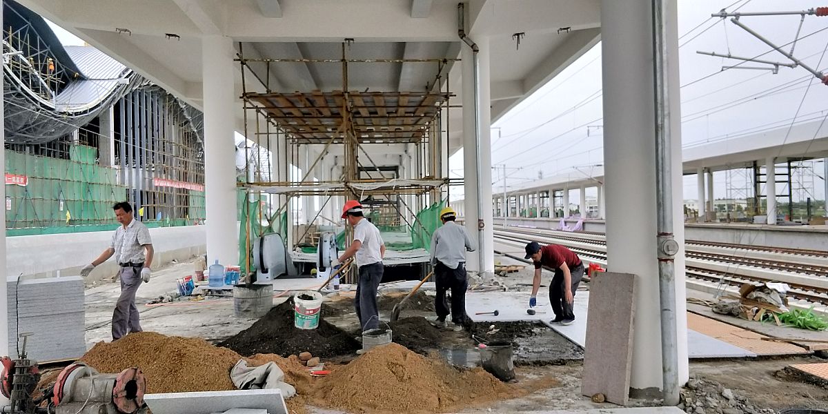 施工方案、技术交底、施工作业指导书、工艺性试验方 案及总结等方案的编制、审批和现场落实情况检验批资料的填写情况等。 各标段要形成技术管理档案、台账各类方案、施组、 开工报告、技术交底、作业指导书等及相关各类培训要有日常管理检查记录。总包项目部抽查时各项目部要首先进行自查情况汇报 含各类技术管理文件数量、培训次数及人次、自检发现问题数量、整改情况、日常管理及过程奖罚情况等。根据以上关于施工技术管理专