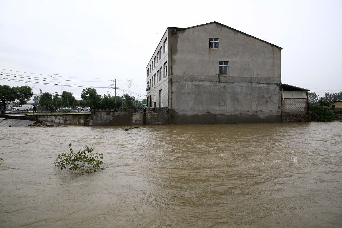 20条回复：湖南衡南一房屋因强风暴雨倒塌致3死2伤