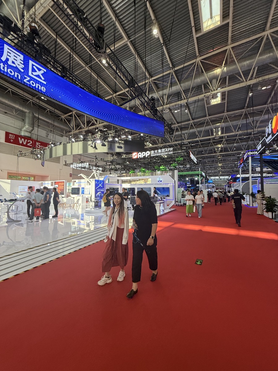 你的企业作为参展商参与第134届广交会参展商和客商形成了发讯者和收讯者沟通在什么环境中进行？