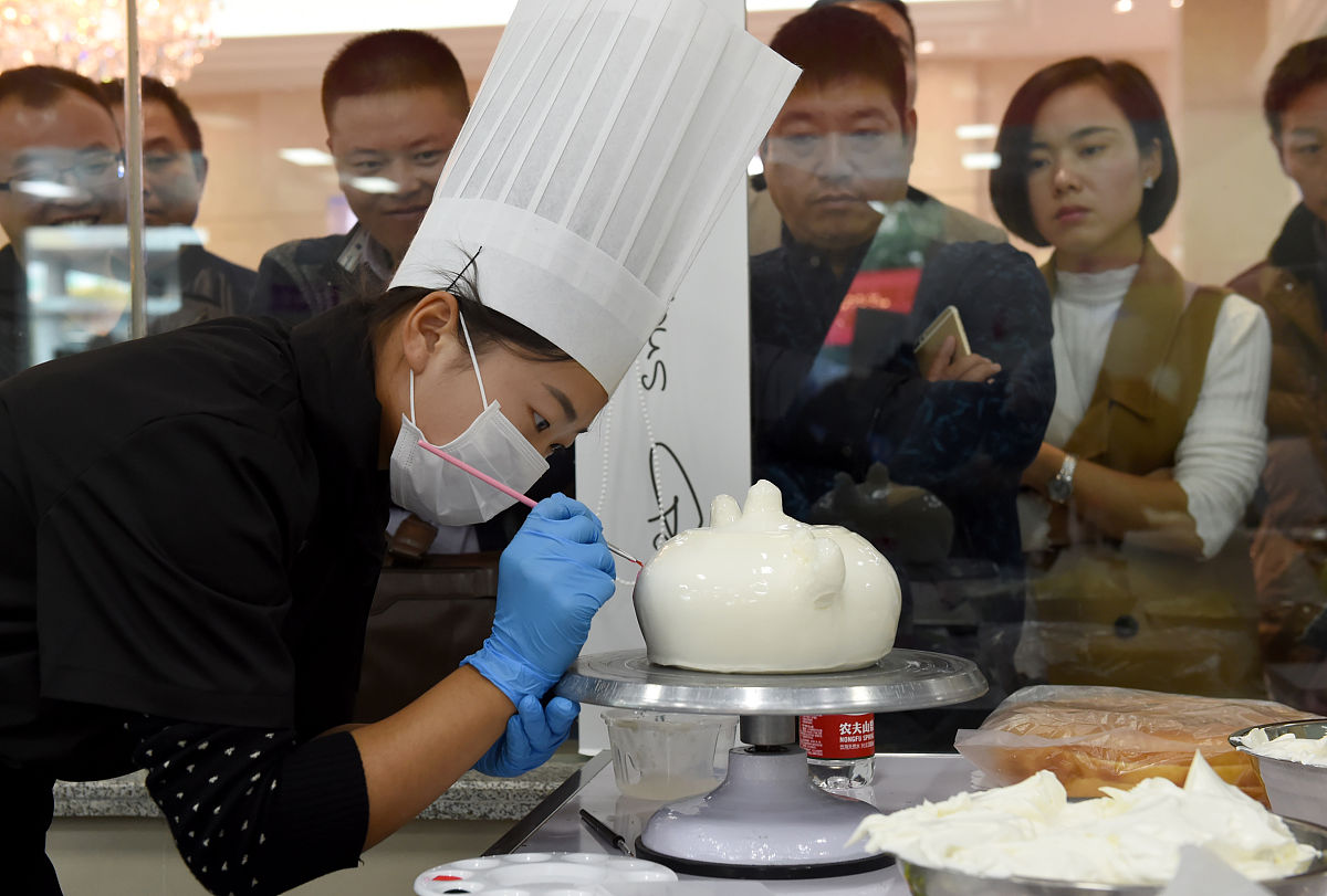 烘焙师学徒一般要学多久 工资高吗