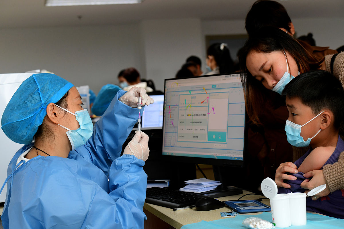 你的研究方向为重大传染病。护理学视角对你与临床医生进行临床试验方面有什么帮助